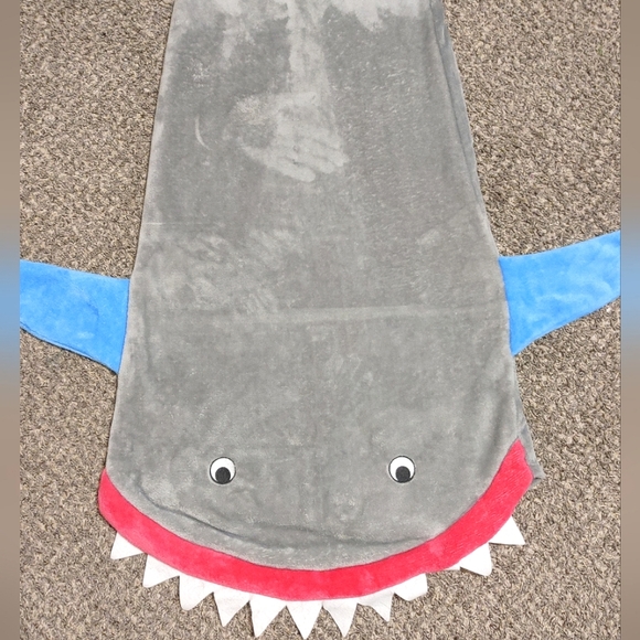 Grey Shark Bite Snuggie Ultra Soft Micromink Shark Tail Sleeping Bag Blanket 50" - Picture 4 of 12